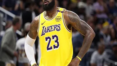 科纳特手球失误酿点球，克拉马里奇射失迈尼昂神扑